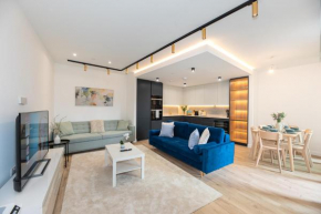Lavish 2 Bedroom flat with private balcony in Clerkenwell, Barbican